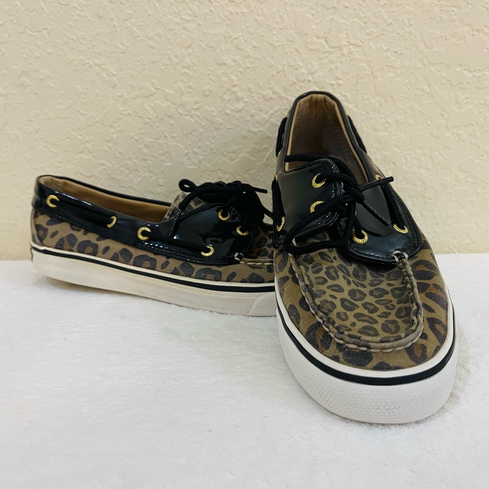 Sperry Topsider Woman’s Leopard Animal Print Boat Shoes With Patent  8.5 EUC